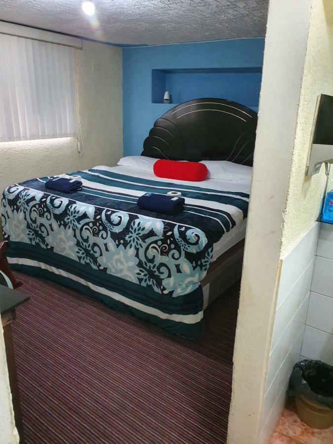 Hotel Kasa Kamelot 2 Quetzaltenango Esterno foto