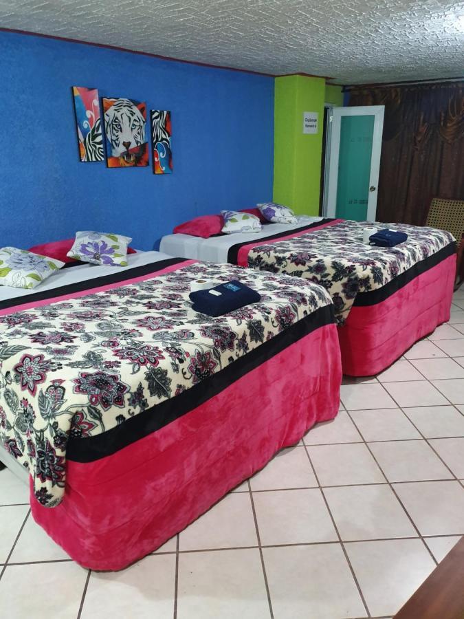 Hotel Kasa Kamelot 2 Quetzaltenango Esterno foto